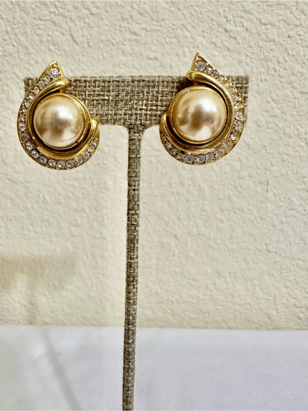 Vintage Gold Pearl Crystal Swirl Clip-On Earrings - Clips